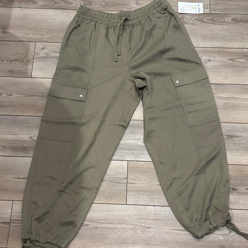 Athleta celestial, utility pants Olive Cargo Pants